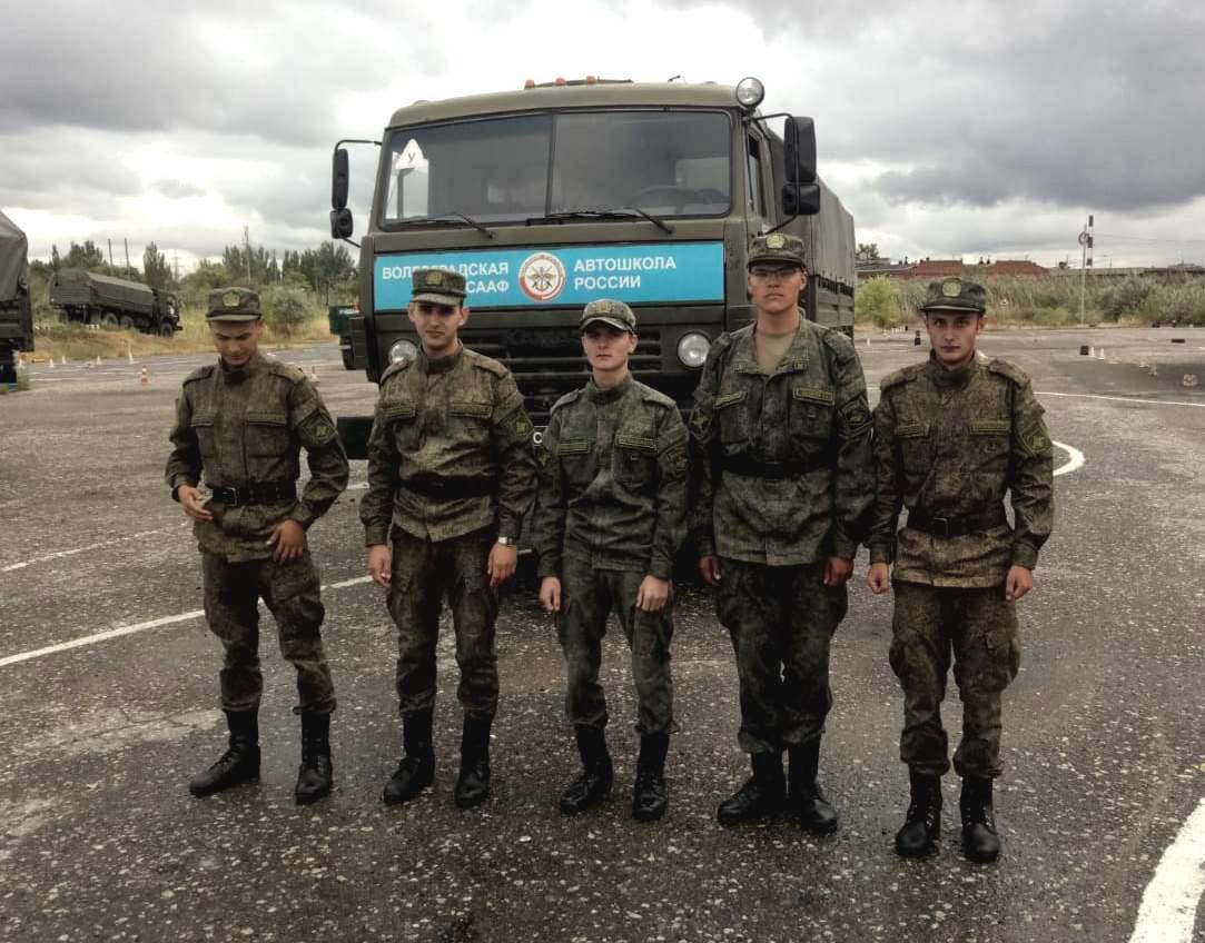 В Волгоградской автошколе ДОСААФ готовят военных водителей